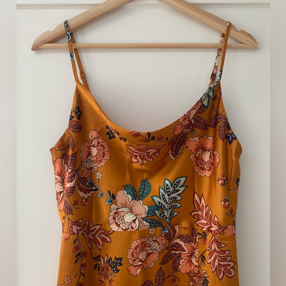 Tsher midi-dress with front side slit, orange gold with flowers, size M